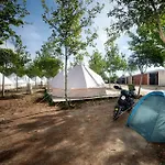 Albergue Zaragoza Camping Hostal *