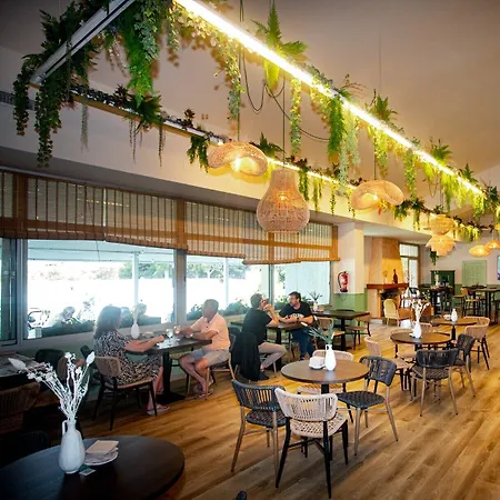 Albergue Zaragoza Camping *