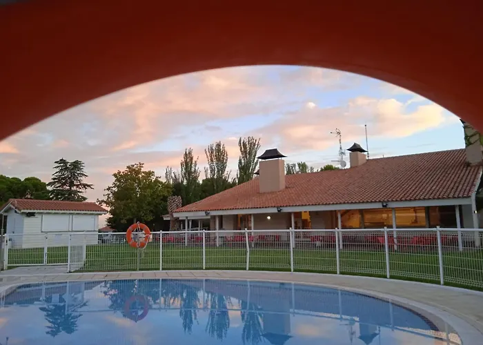 Albergue Zaragoza Camping Hostel