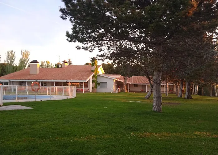 Albergue Zaragoza Camping *