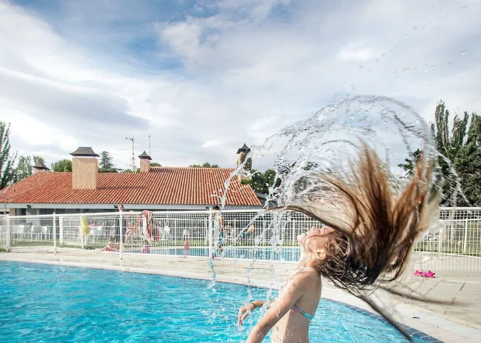 Hostel Albergue Zaragoza Camping *