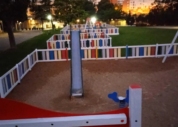 Hostel Albergue Zaragoza Camping *